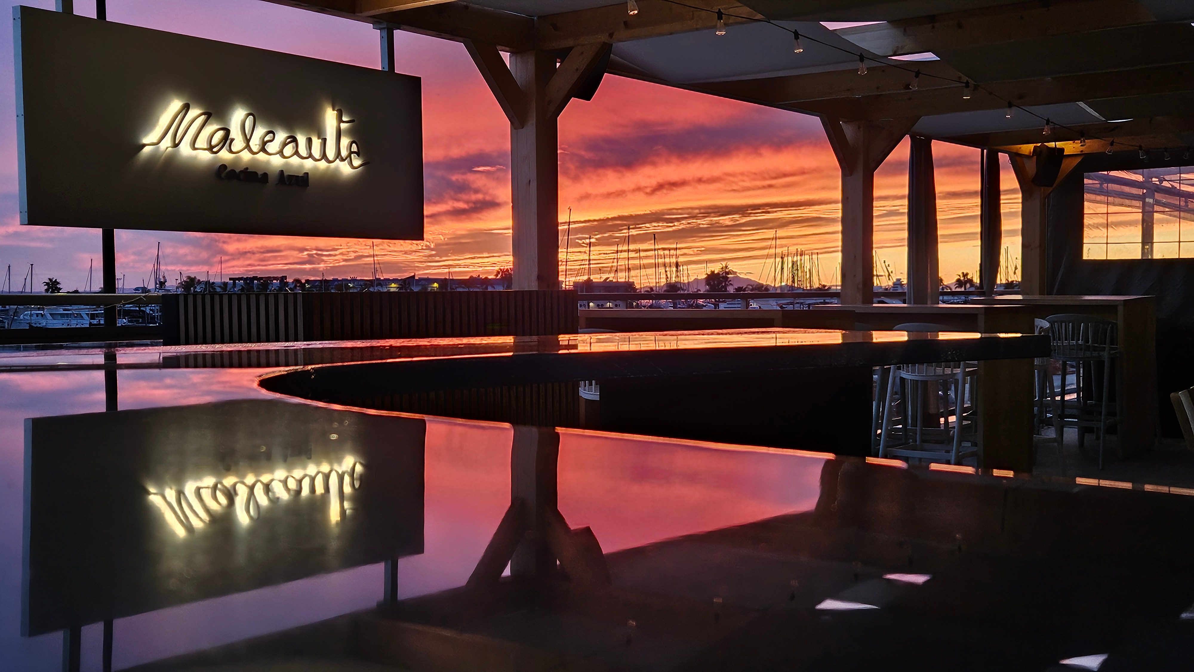 Maleante Restaurant Sunset View